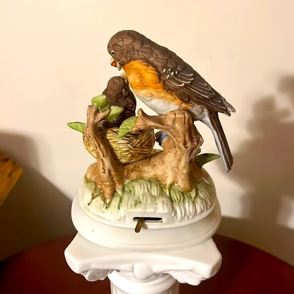 Gorham. Vintage Charming Musical 🎶 Bird Figurine with Nest “Over The Rainbow “ 🌈